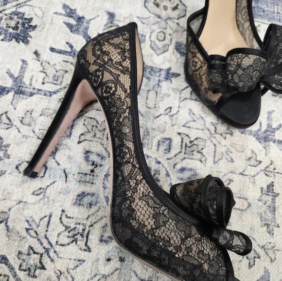 Valentino Garavani Satin Lace Heels - Picture 3 of 13